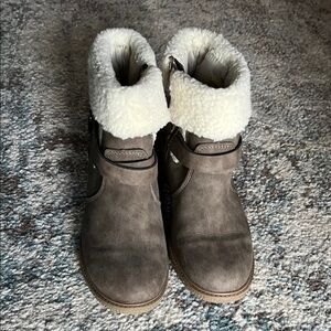 Stevies Tan and White Winter Boots with Cozy Lining